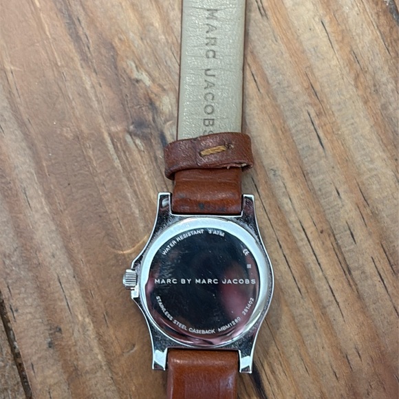 Marc By Marc Jacob’s watch with Leather band - Picture 6 of 7